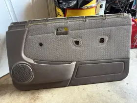 Toyota 204.to1898 1998 Tacoma Passenger Side Front Door Panel Assembly