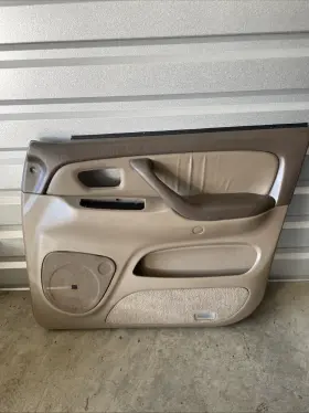 Toyota 67777-0c010 01-07 Sequoia Front Right Passenger Side Interior Door Panel Brown Toyota 67777-0c010 01-07 Sequoia Front Right Passenger Side Interior Door Panel Brown