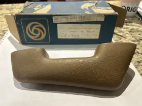 Triumph Xkc1231 Tr7 8 Lh Beige Arm Rest