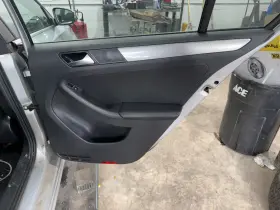 Volkswagen 5c6867212adhon 15-18 Jetta Sedan Rear Door Trim Panel Right Passenger Black Leather